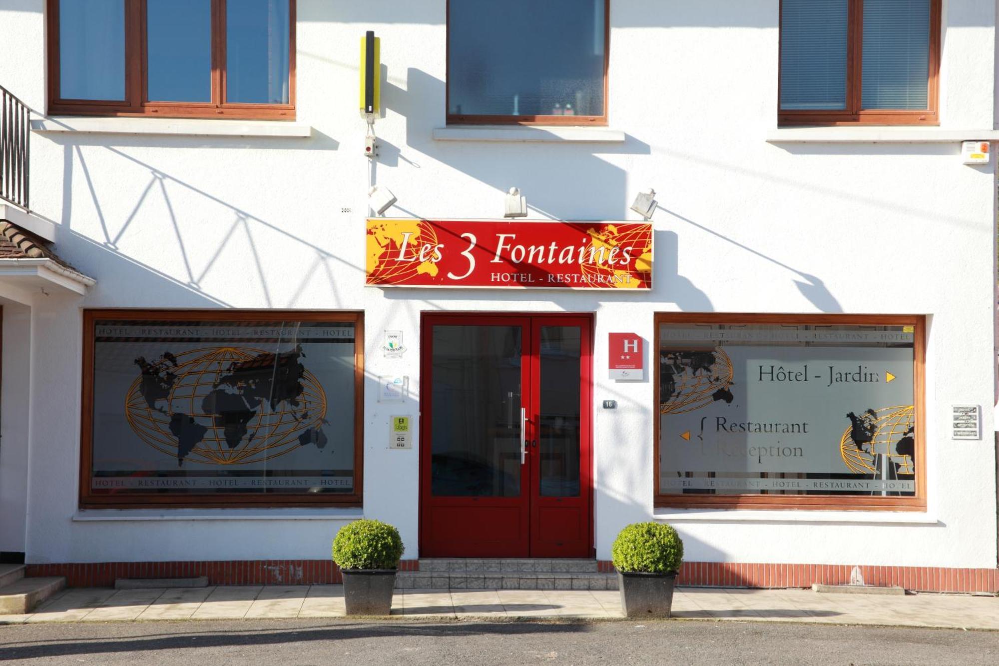 Logis - Hotel & Restaurant Les Trois Fontaines Marconne Exterior foto